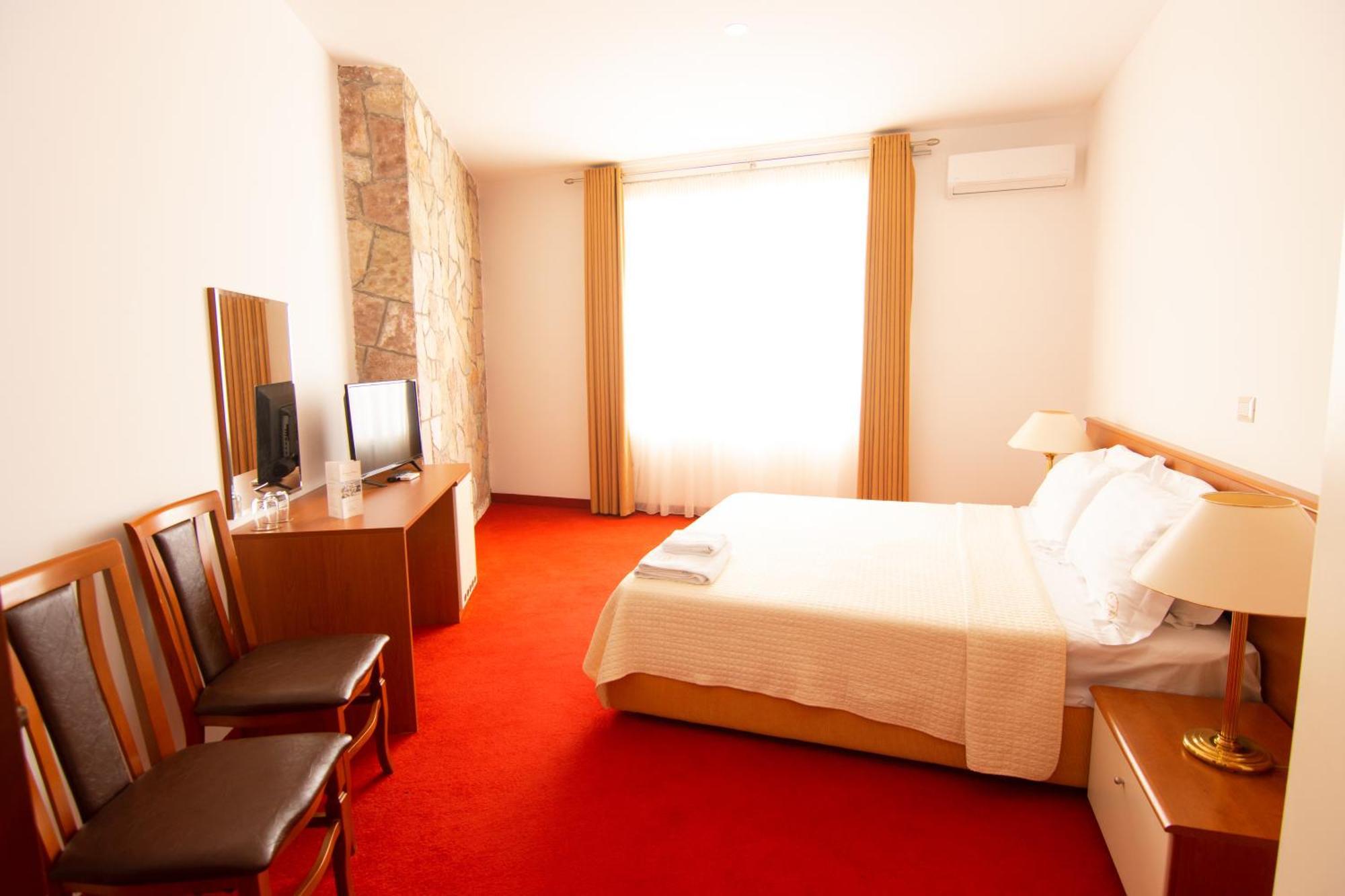 Chateau Linza Resort Shkoze 외부 사진