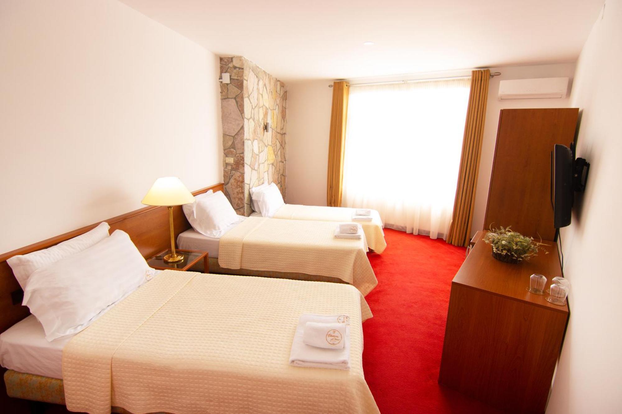 Chateau Linza Resort Shkoze 외부 사진