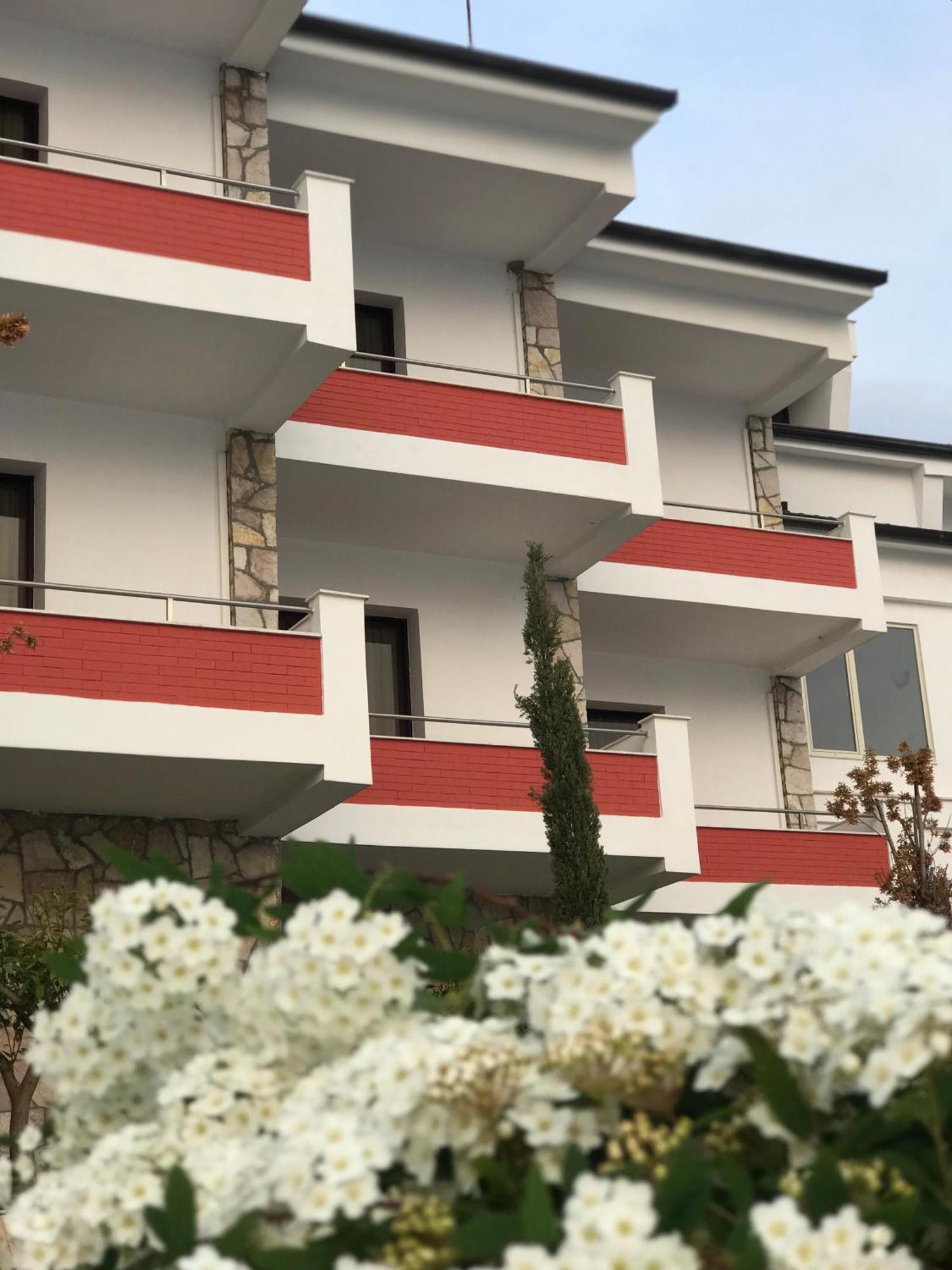 Chateau Linza Resort Shkoze 외부 사진